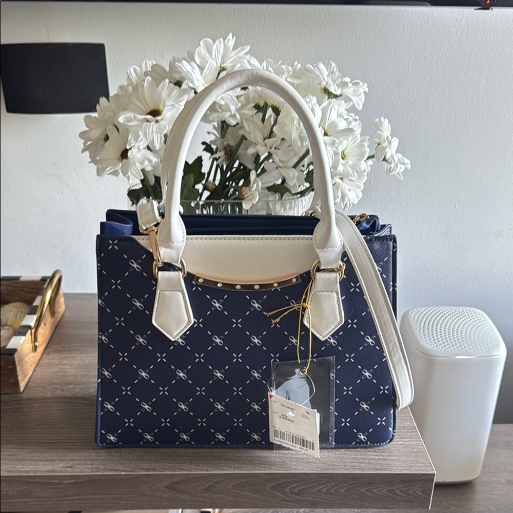 Elegant Navy and White Handbag
